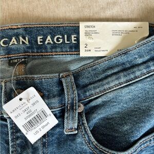 American Eagle straight jeans size 2 SHORT NWT